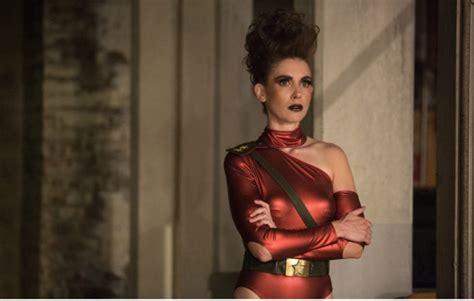 ‘GLOW’: Unpacking Alison Brie’s Two Big, Rebellious Topless。